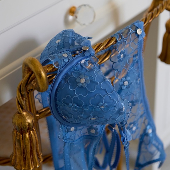 Five Piece Set - Picture 4 of 4